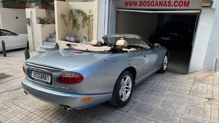 Jaguar XK8