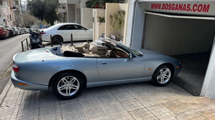 Jaguar XK8