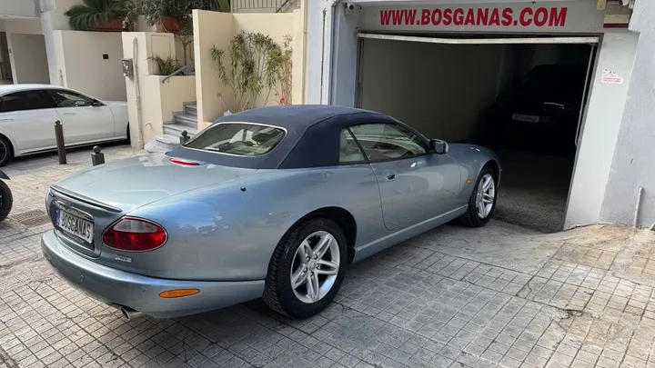 Jaguar XK8
