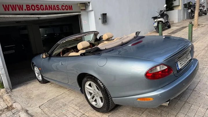 Jaguar XK8