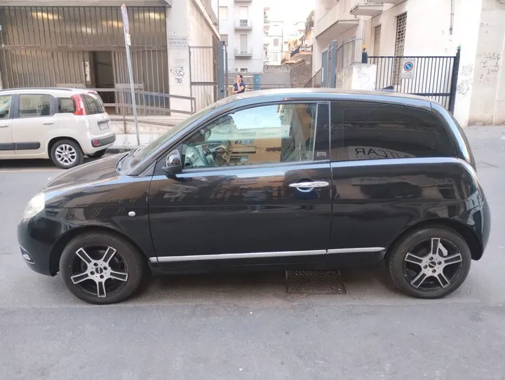 Lancia Ypsilon