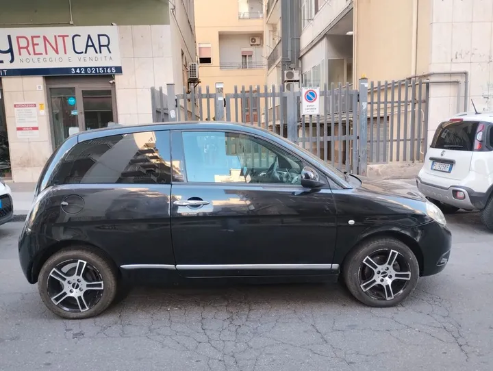 Lancia Ypsilon