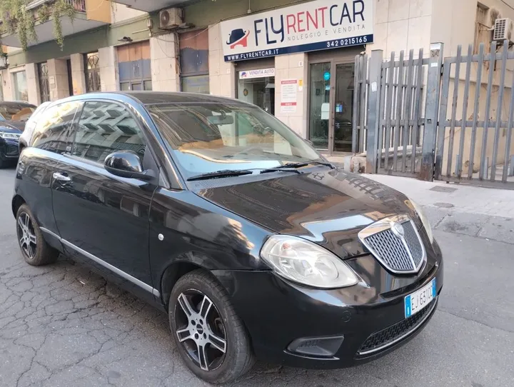 Lancia Ypsilon