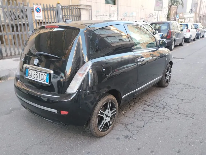 Lancia Ypsilon