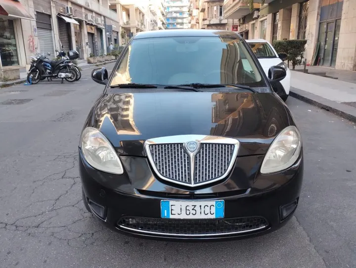 Lancia Ypsilon