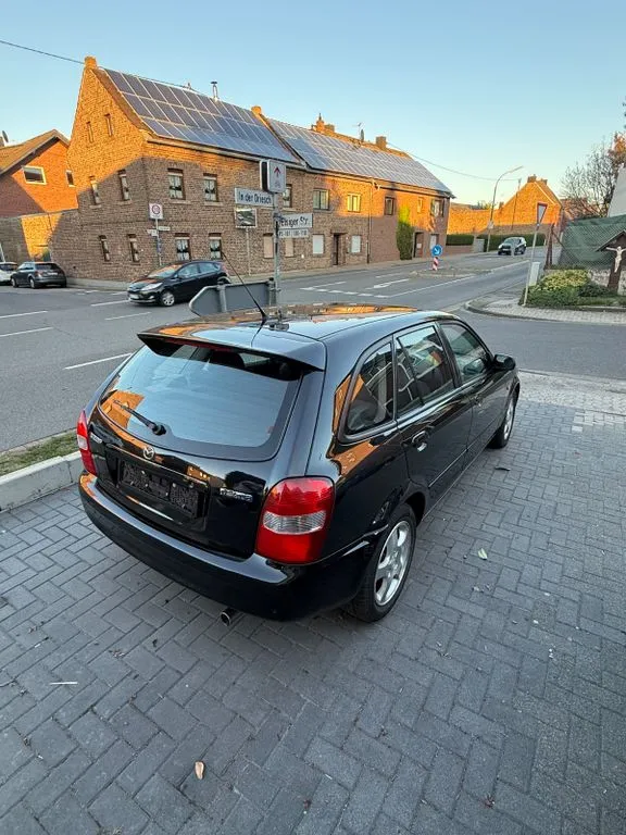 Mazda 323