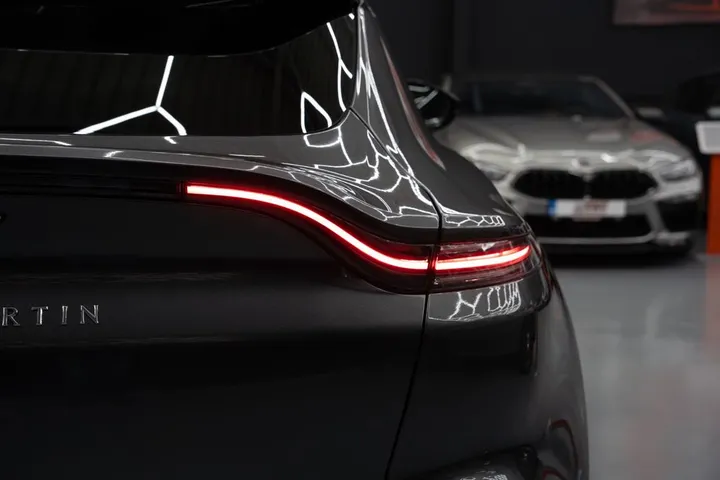 Aston Martin DBX