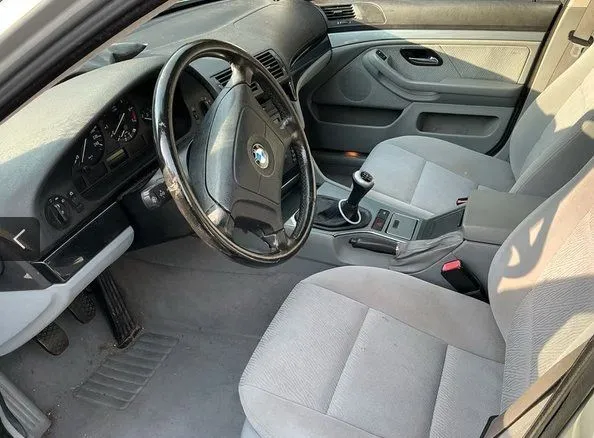 BMW 523