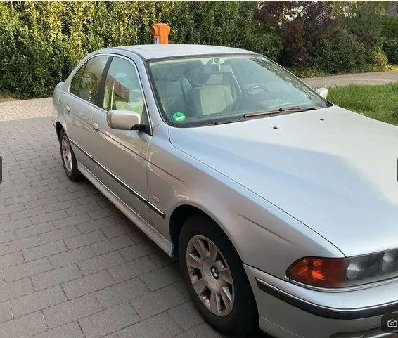 BMW 523