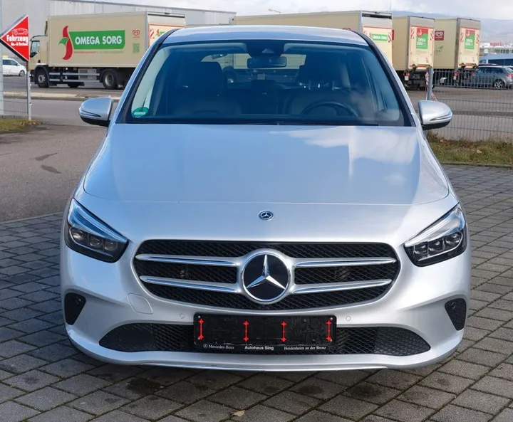 Mercedes-Benz B 200