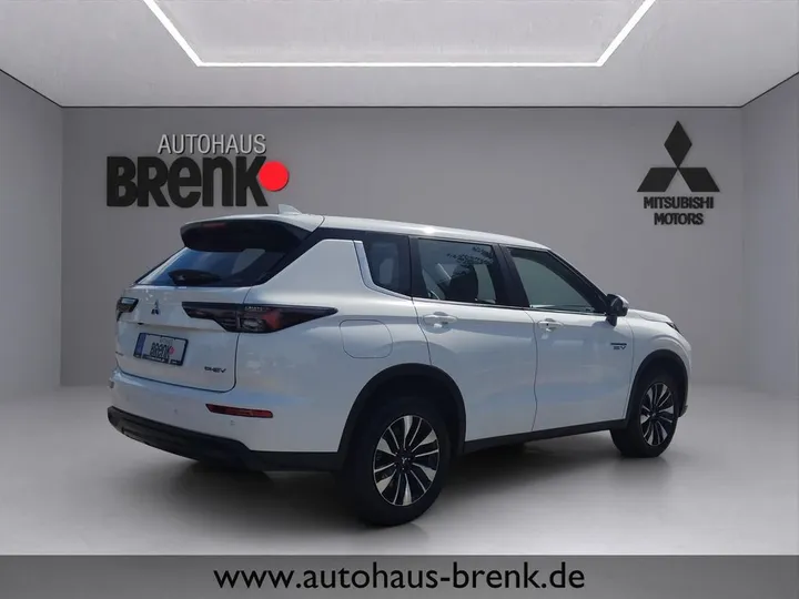 Mitsubishi Plug-in Hybrid Outlander