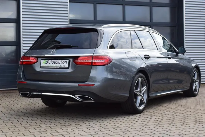 Mercedes-Benz E 220