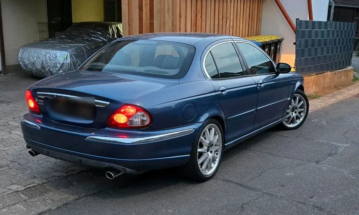 Jaguar X-Type