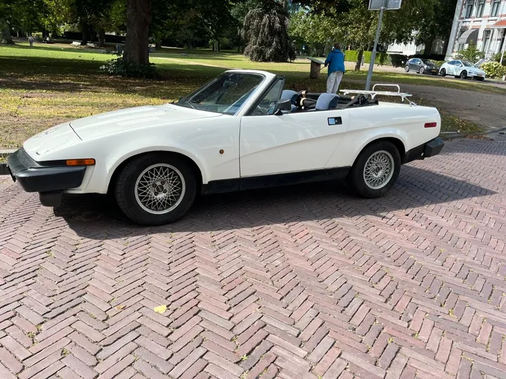 Triumph TR7
