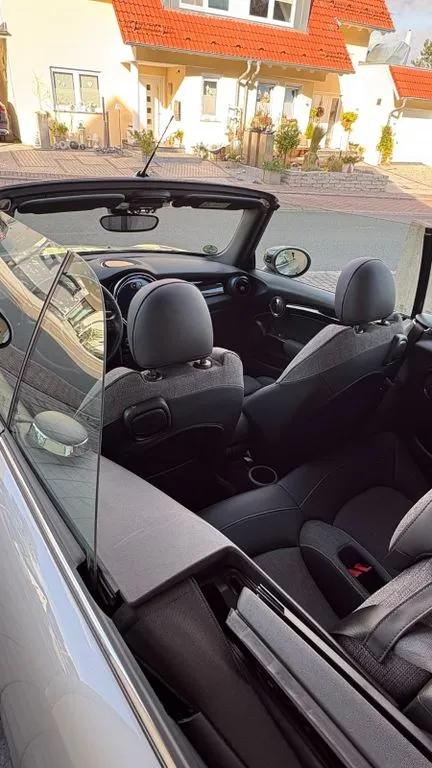 MINI Cooper Cabrio