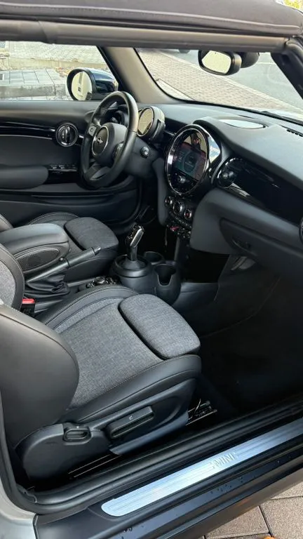 MINI Cooper Cabrio