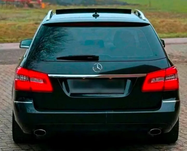 Mercedes-Benz E 220