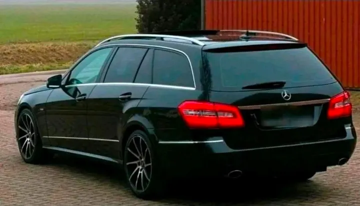 Mercedes-Benz E 220