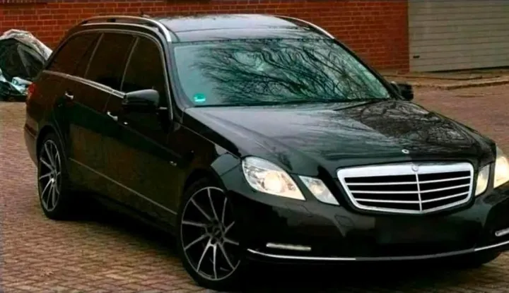 Mercedes-Benz E 220