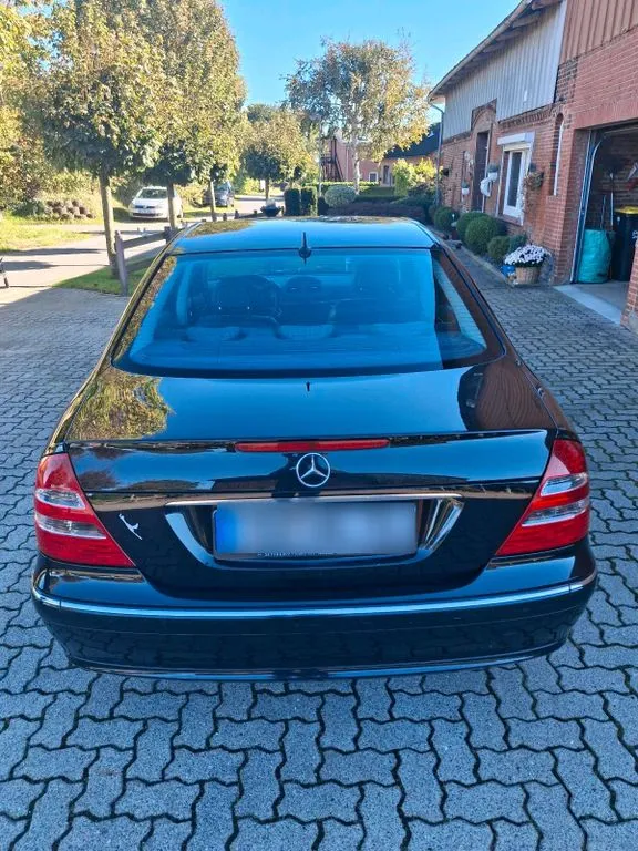 Mercedes-Benz E 200