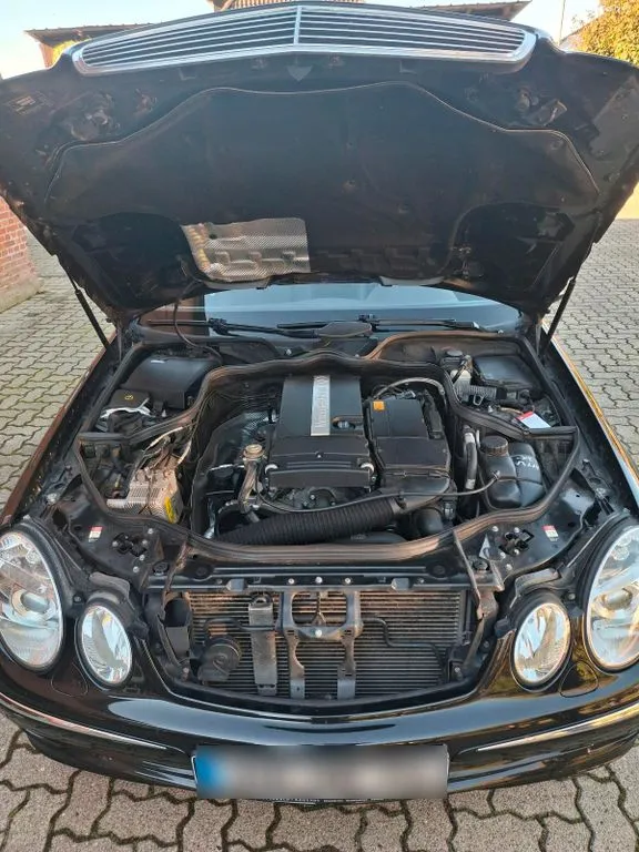 Mercedes-Benz E 200
