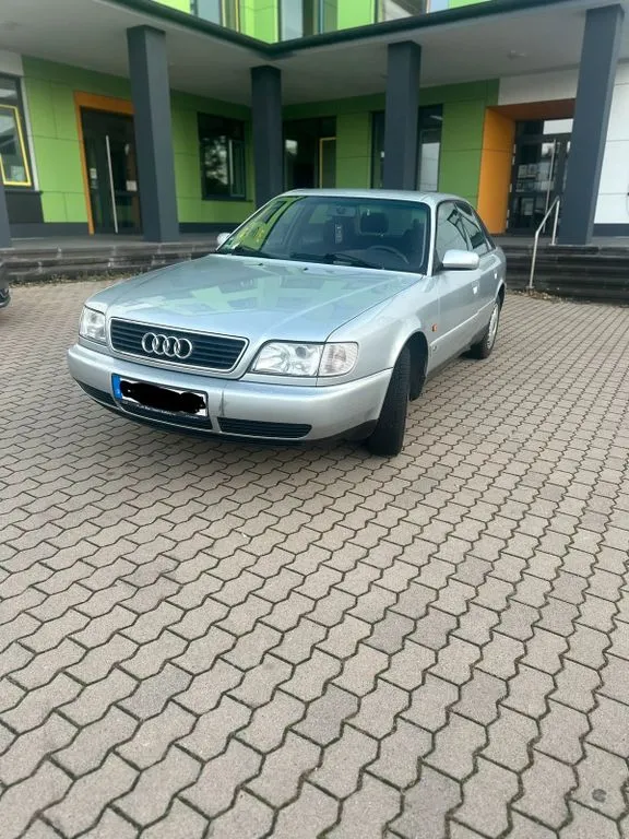 Audi 100