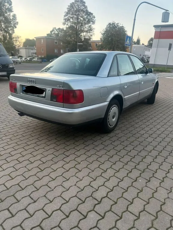 Audi 100