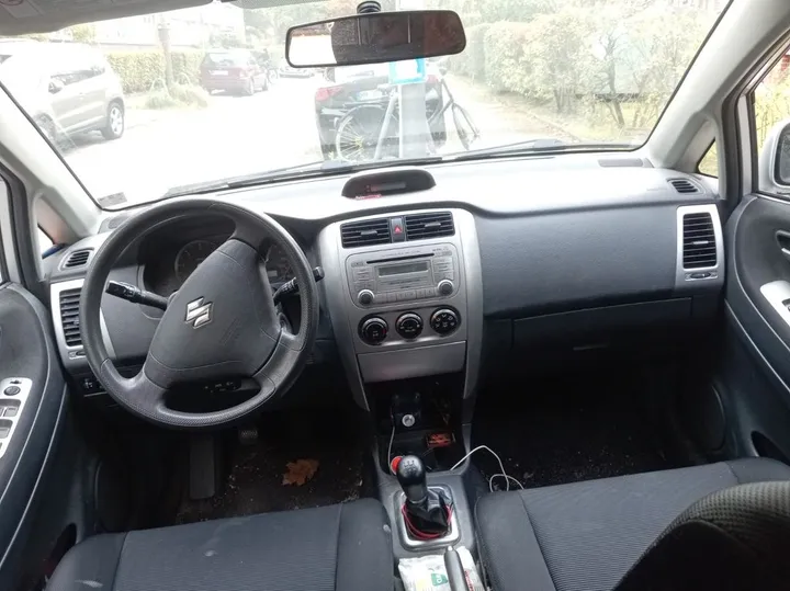 Suzuki Liana
