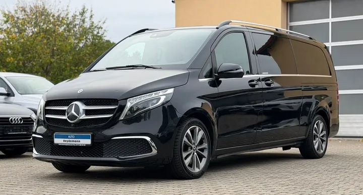 Mercedes-Benz 220