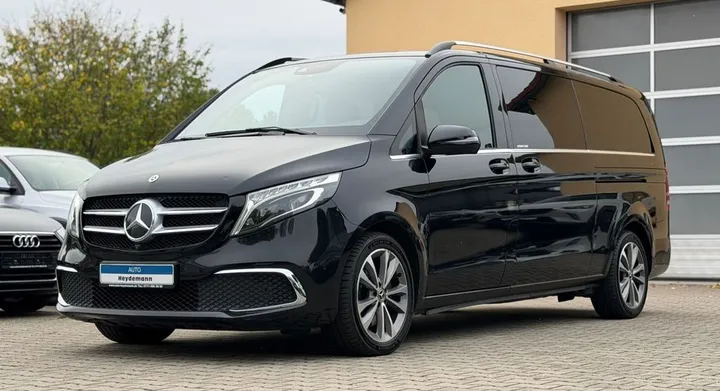 Mercedes-Benz 220