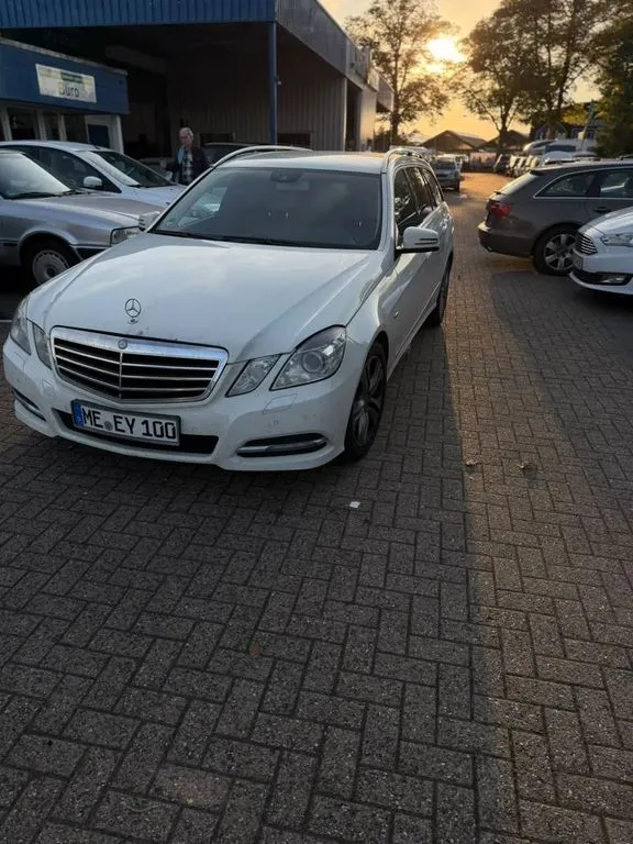 Mercedes-Benz E 220
