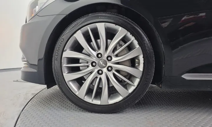 Hyundai Genesis