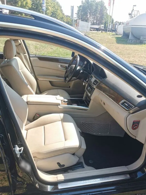 Mercedes-Benz E 220
