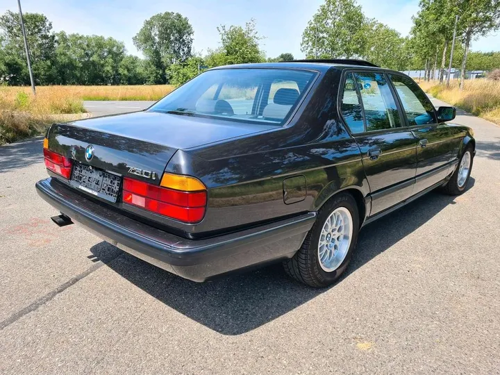 BMW 730