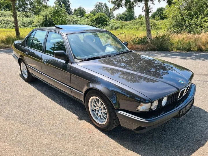 BMW 730