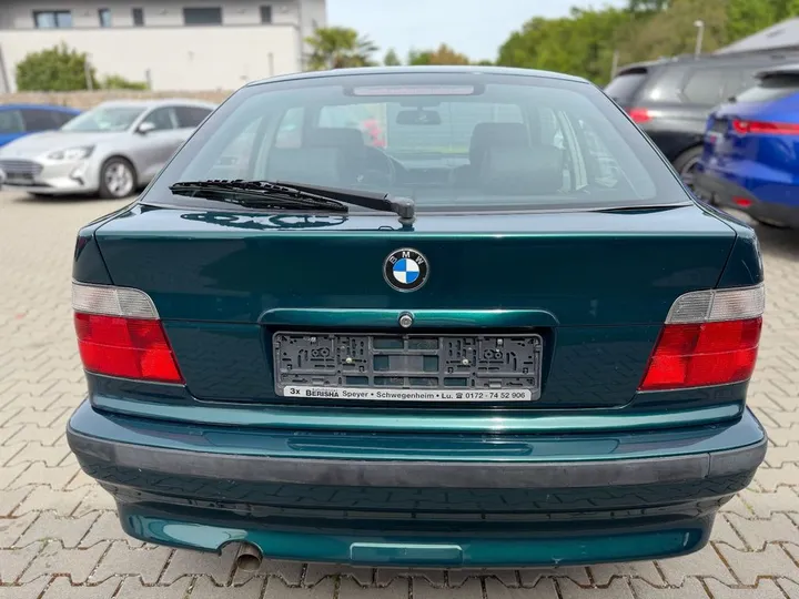 BMW 318