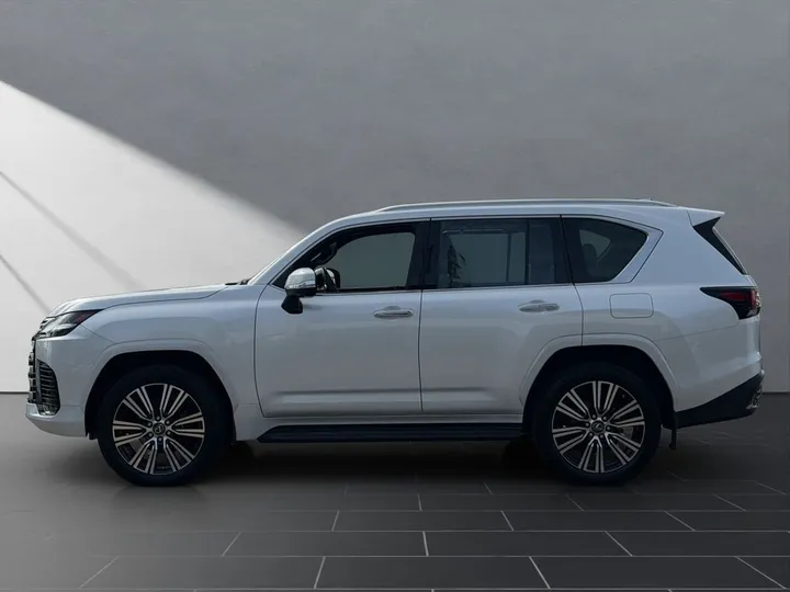 Lexus LX 500