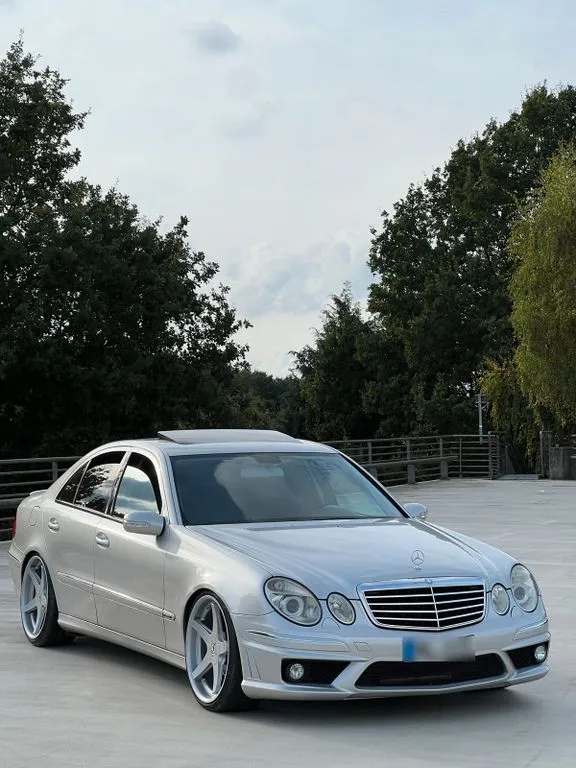 Mercedes-Benz E 200