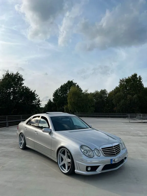 Mercedes-Benz E 200