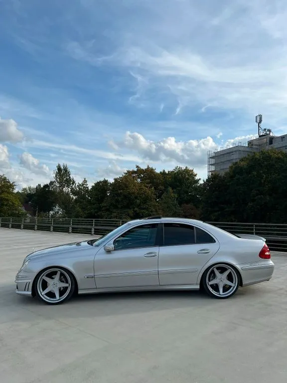 Mercedes-Benz E 200