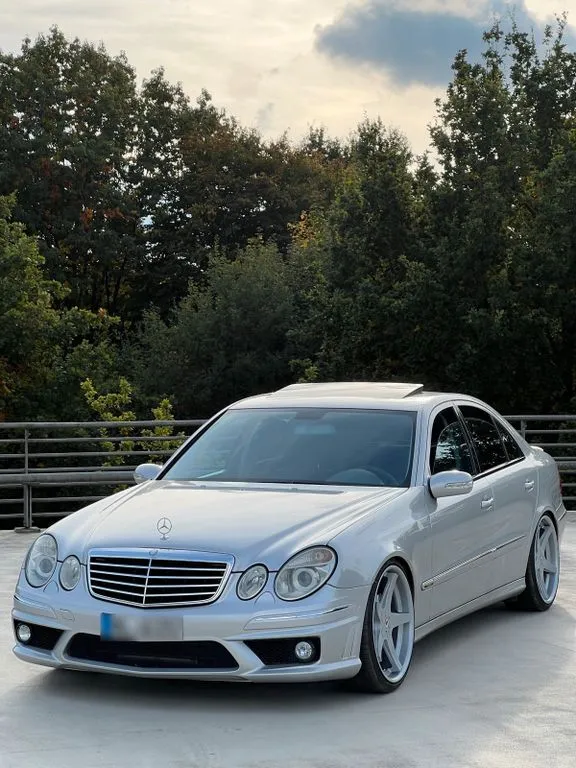 Mercedes-Benz E 200