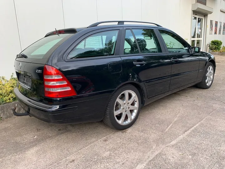 Mercedes-Benz C 220