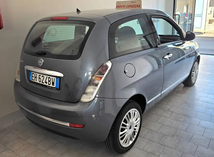 Lancia Ypsilon