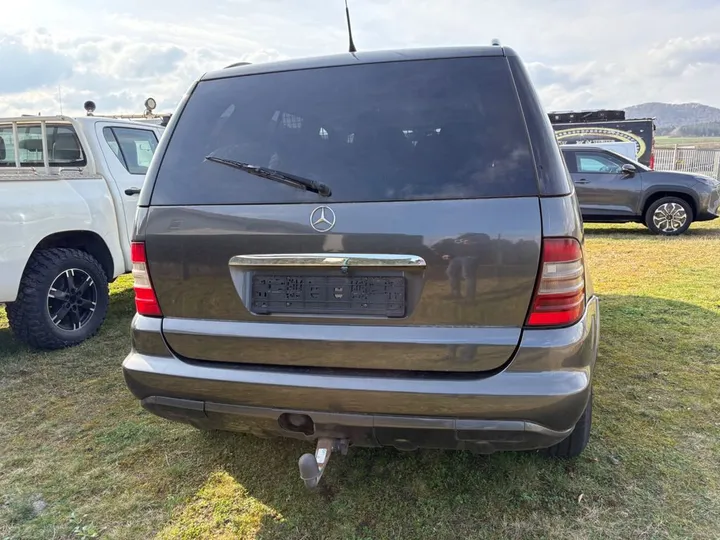 Mercedes-Benz ML 400