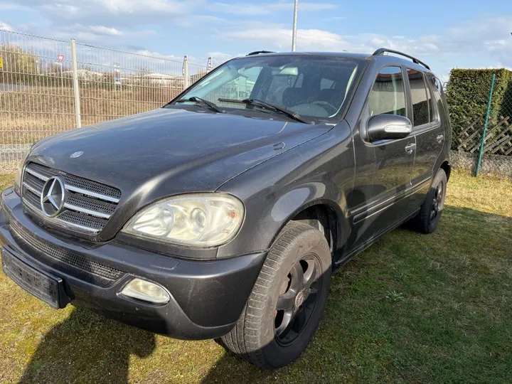 Mercedes-Benz ML 400