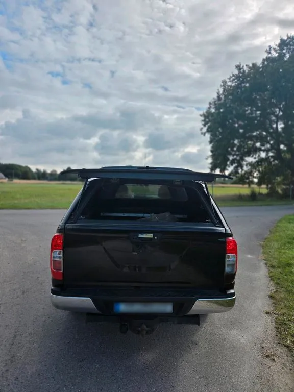 Nissan NP 300