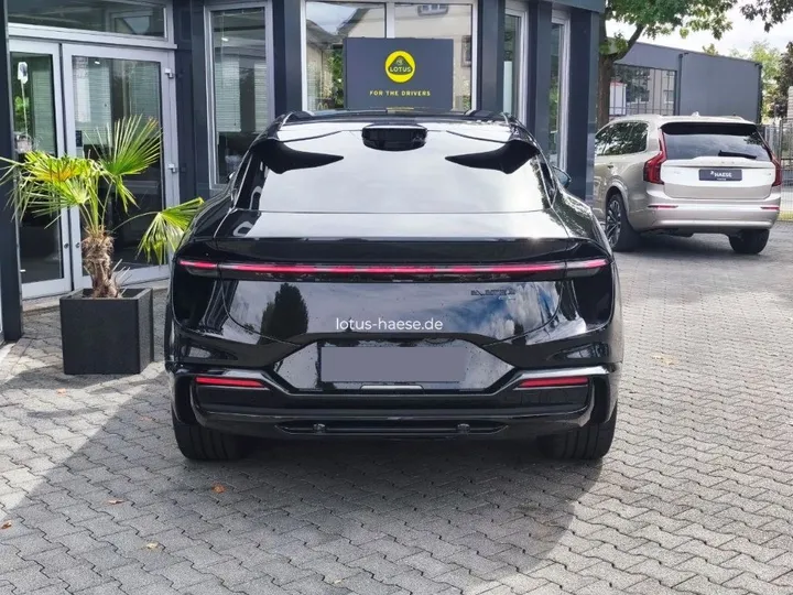 Lotus Eletre