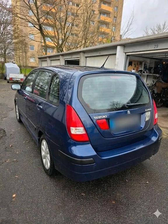 Suzuki Liana