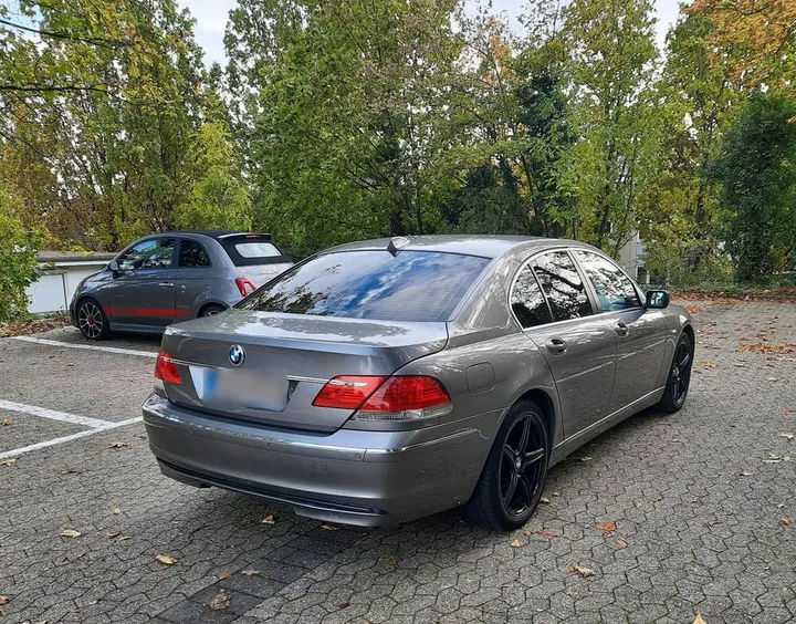 BMW 740