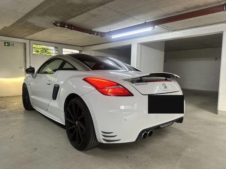 Peugeot RCZ